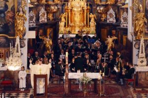 Mehr über den Artikel erfahren Umrahmung der Messe